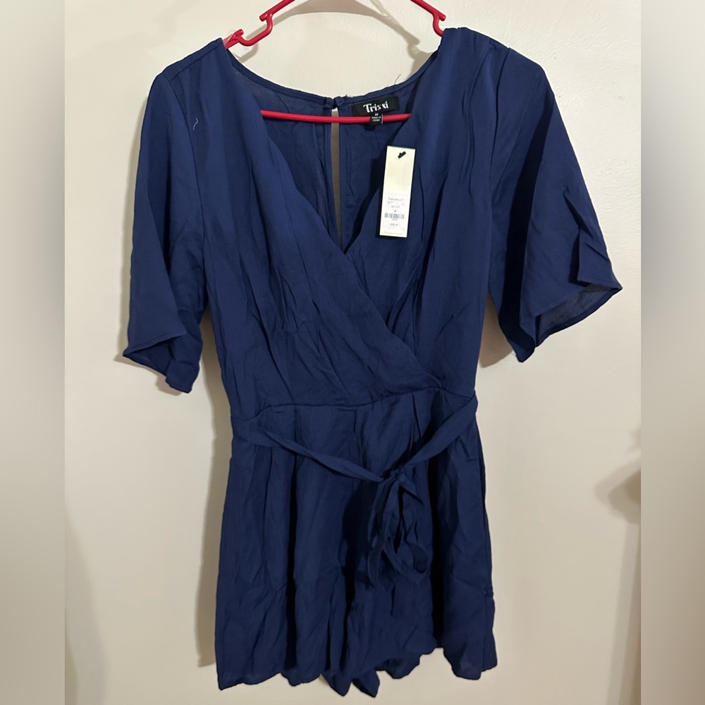 NWT: Trixxi Skort. Size Medium. Short sleeve. Navy blue.